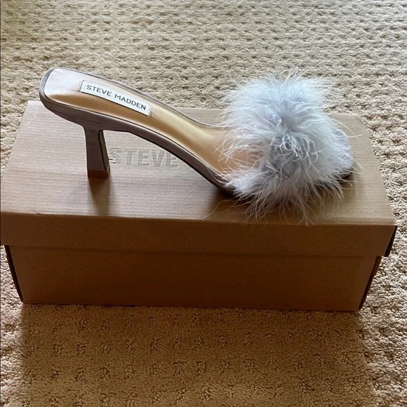 Steve Madden Blue Fur Heeled Sandals - Picture 3 of 5